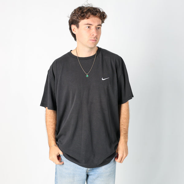 Black 90s Nike T-Shirt (XL)